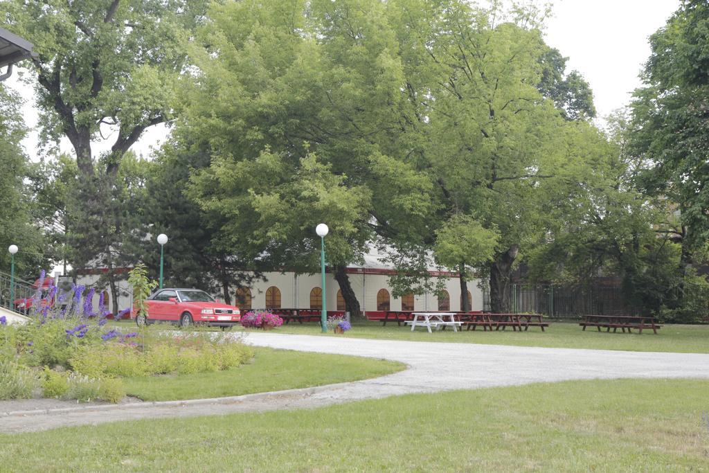 Lawendowy Dworek Hotel Lublin Exterior foto